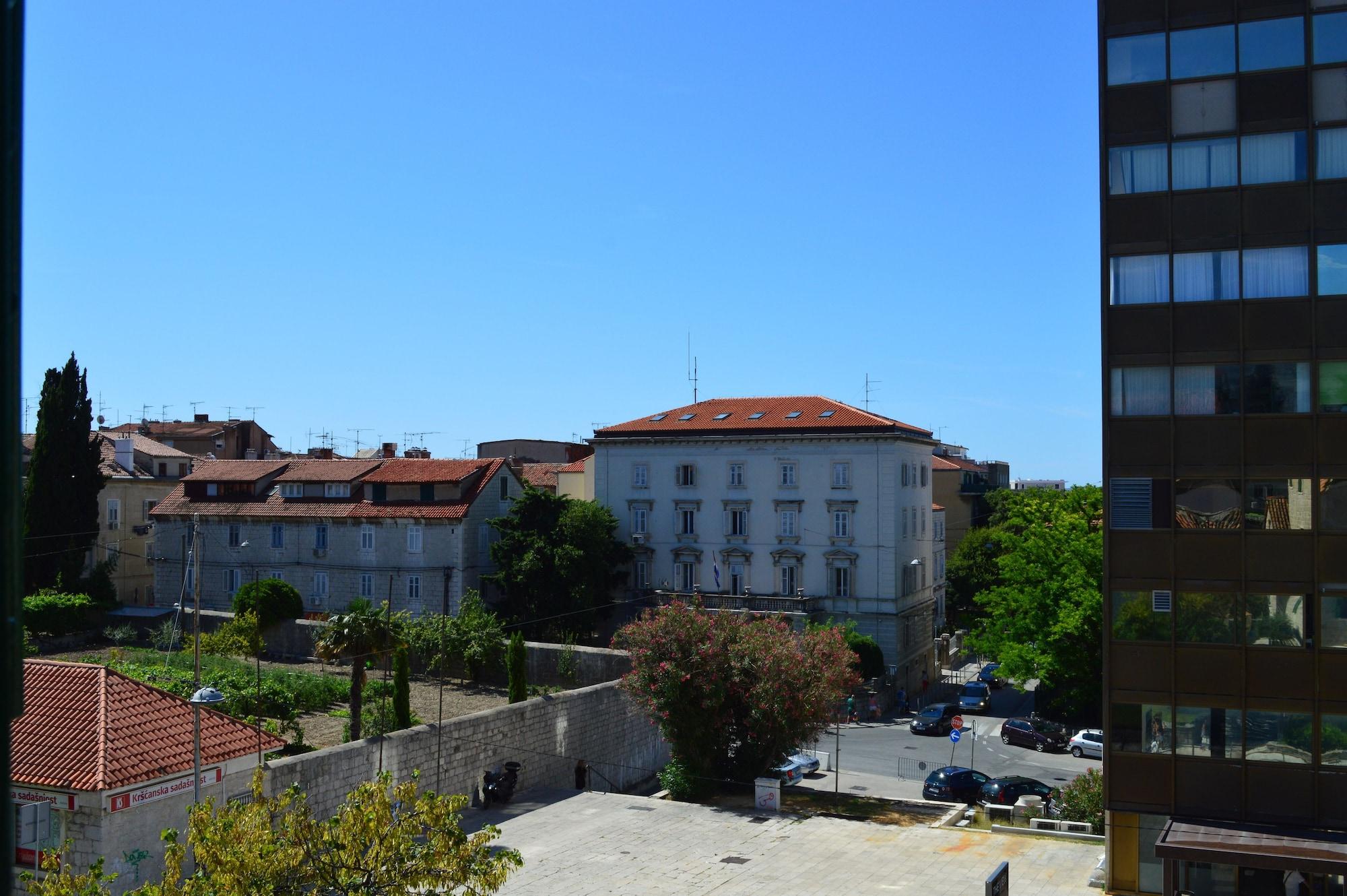 Hotel Diana 3*