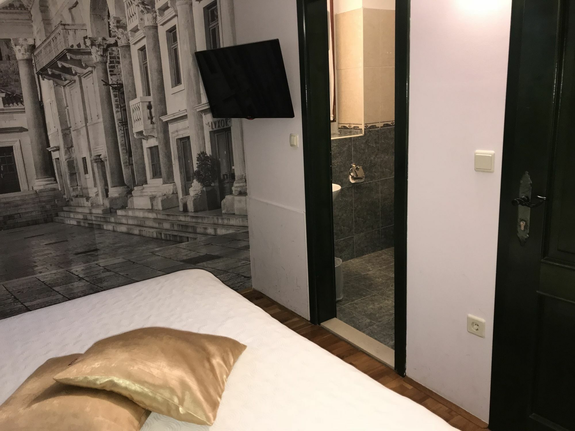 Diana Hotel 3*