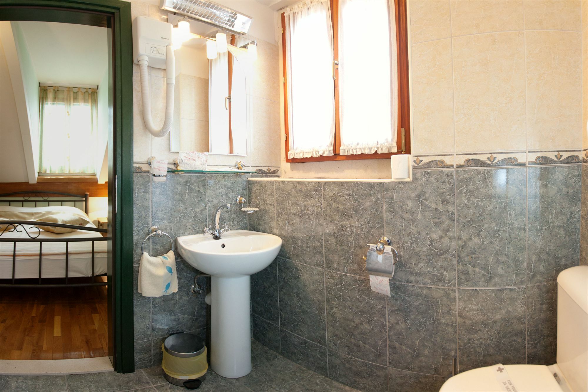Diana Hotel 3*