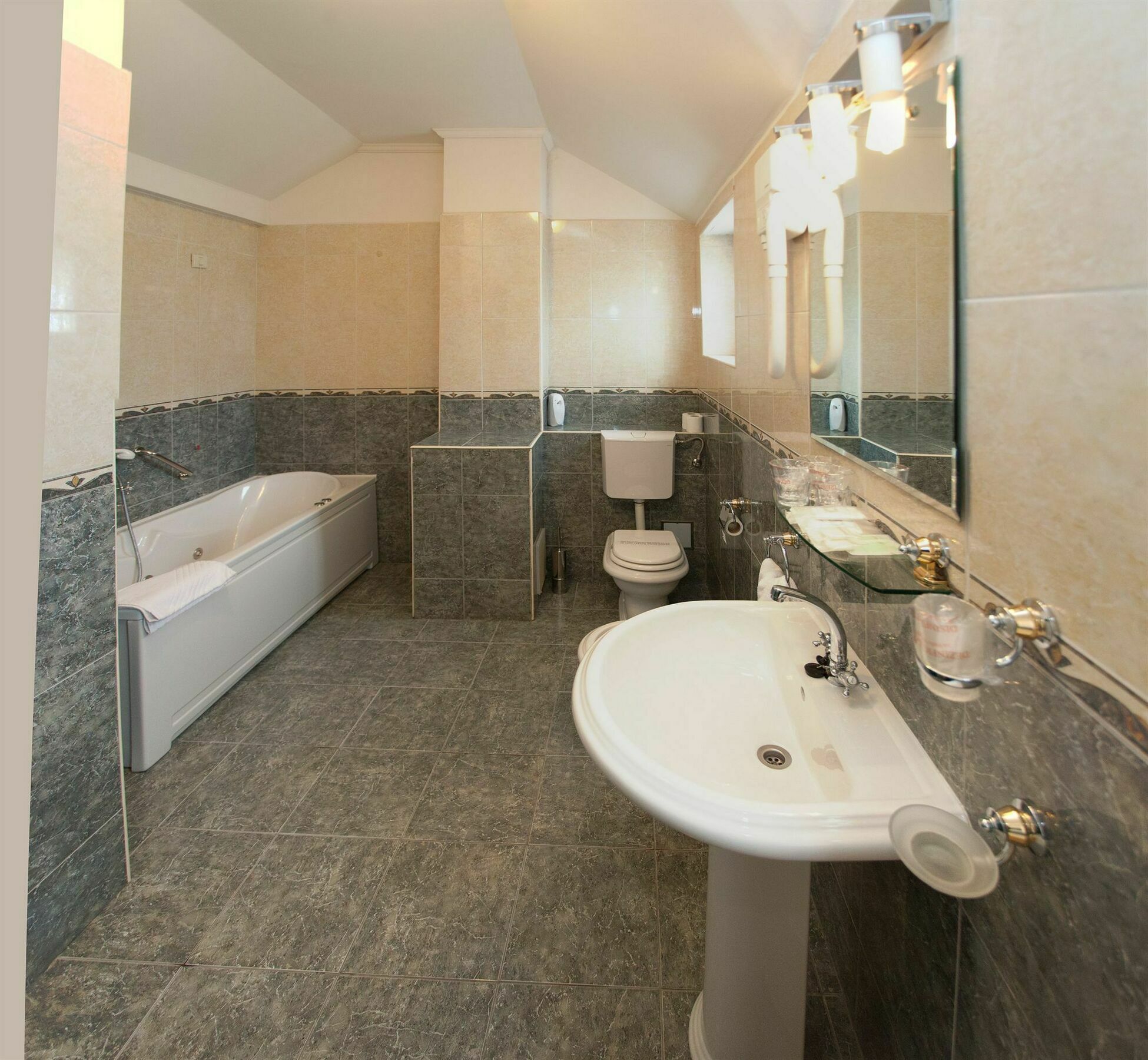 Diana Hotel