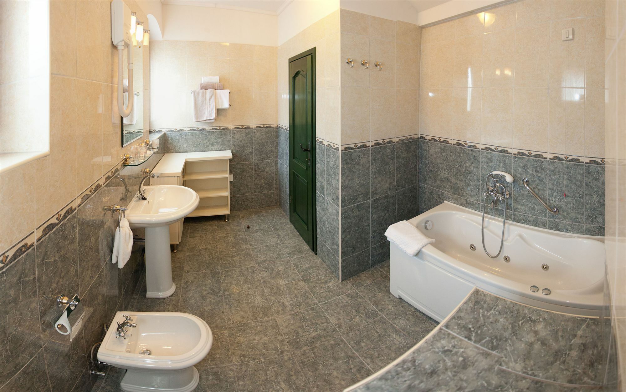 Hotel Diana